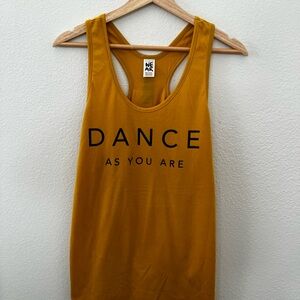 Zumba medium gold razor back shirt
